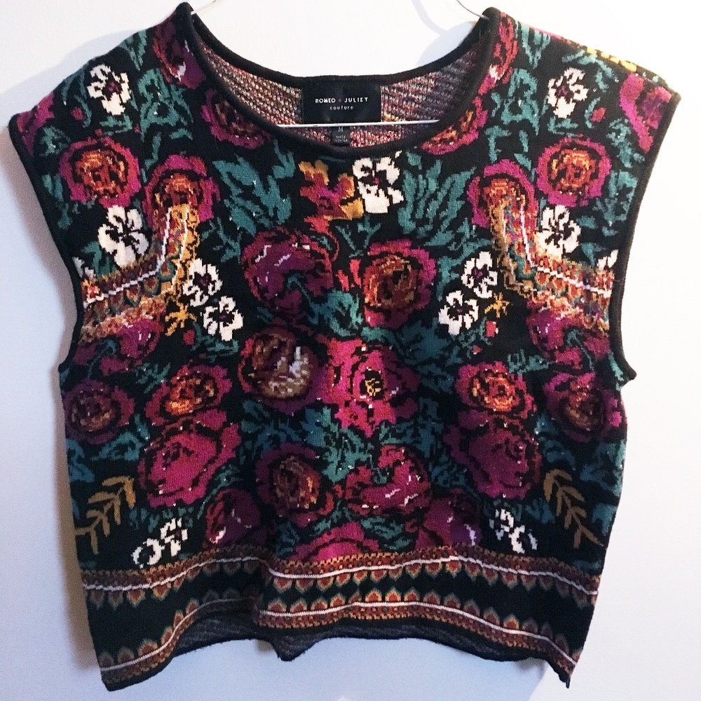 Romeo & Juliet Couture Sleeveless Sweater Vest M